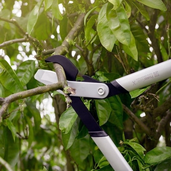 Sekator dźwigniowy, nożycowy Fiskars M PowerGear X LX94
