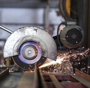 Usługa cięcia stali konstrukcyjnej 