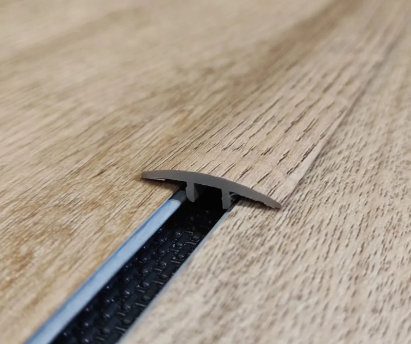 Listwa dylatacyjna 2400 x 25 x 5 mm GOLDEN OAK 70400