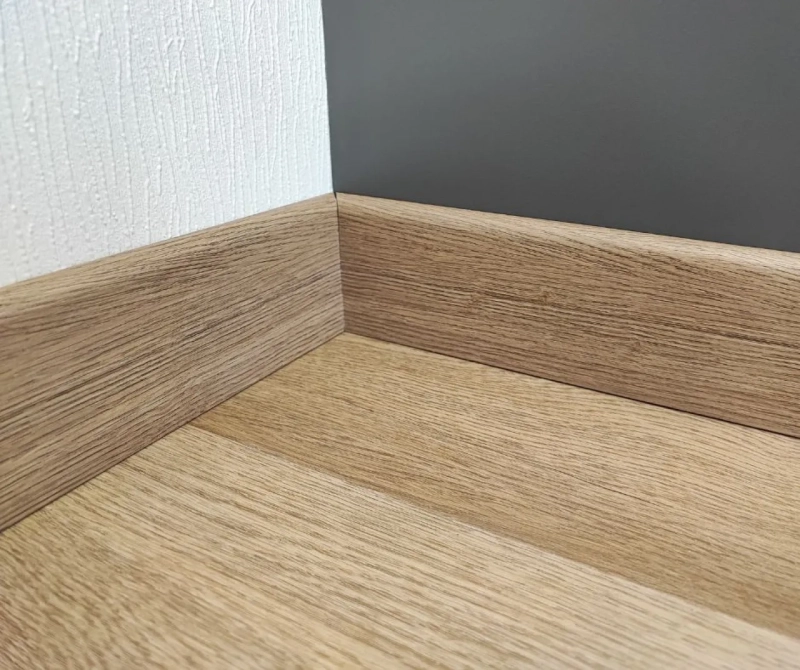Listwa przyścienna 2400 x 80 x 9 mm ROYAL OAK 70101